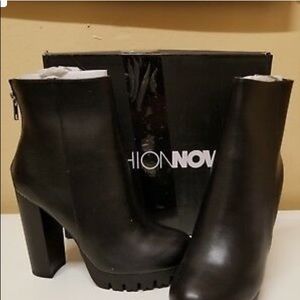 Black platform zipper boots